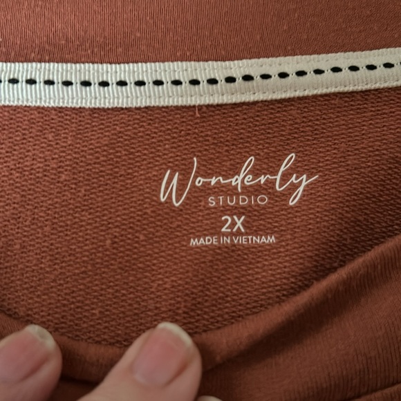4/$20 2X Rust colored long sleeve top - Picture 2 of 4